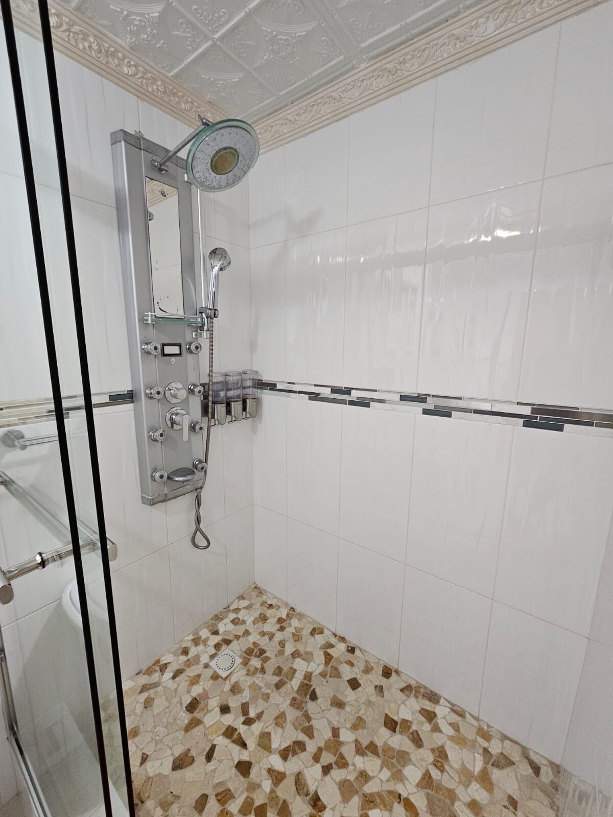 Bruser, håndklæder, Sæbe, Toiletpapir