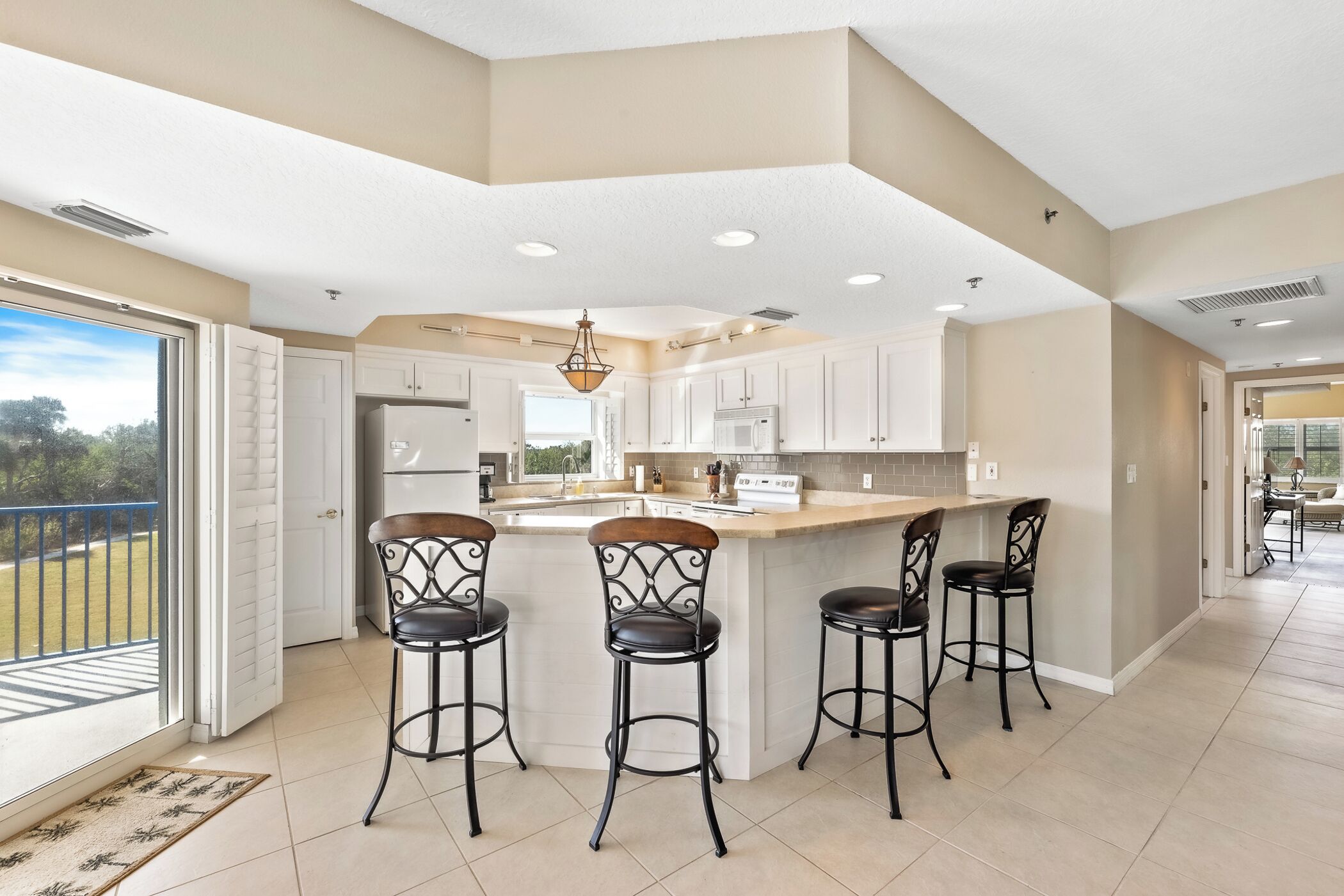 冰箱、微波炉、烤箱、炉灶