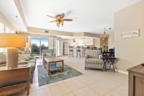 Smart-TV, DVD-Player, Stereoanlage