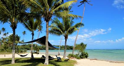 Seashell-Charming beachfront bungalow with AC and WiFi in lovely Savusavu