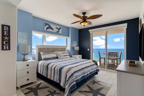 2 bedrooms, iron/ironing board, travel cot, free WiFi - NEW Owner! Splash 2 King Master BR+Bunks -Free Beach Svs-   - Keyless Entry (Panama City Beach)