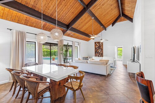 Sandalwood Escape - Luxury Family Villa Private Pool