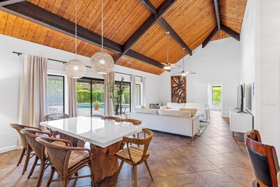 Sandalwood Escape - Luxury Family Villa Private Pool