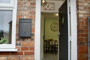 Interior - Cosy 2-Bed | Walk to St Helens Centre | Free WiFi (St Helens)
