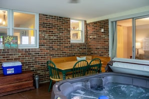 House | 10 bedrooms - Huge Manor w Indoor Hot Tub and Pool Table (Bloomington)