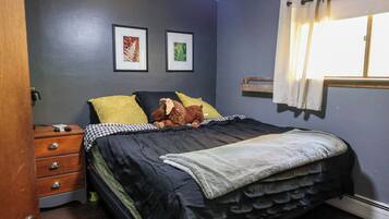 1 bedroom, free WiFi, bed sheets