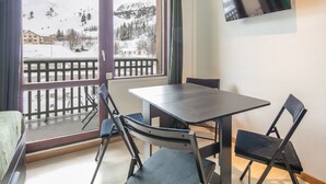 Dining - Beautiful renovated studio, balcony, 4pers (Chamrousse)