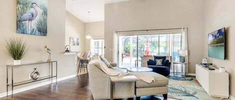 Smart-tv och ett bordtennisbord