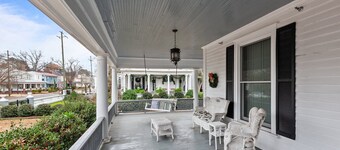 Charming 1-bedroom condo in idyllic Washington~Walk to Waterfront!