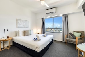 Desk, iron/ironing board, travel cot, WiFi - 15th Floor Superior Hotel Suite King Bed (Darwin City)