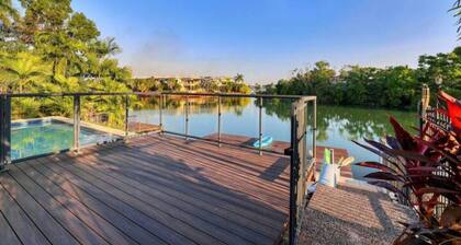 Beautiful Bayview King Beds Pool Water frontage