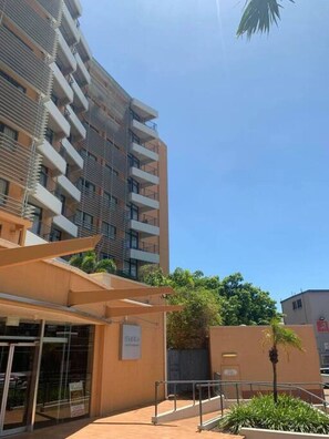 المنشأة من الخارج