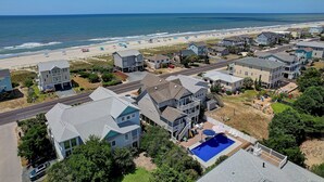 Exterior - "Salty Winds" Beautiful 2 bed 2.5 bath home! (Holden Beach)