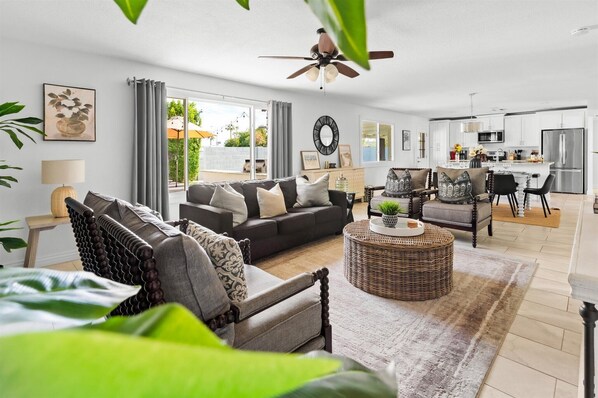 Smart TV, fireplace, video games, ping pong - Scottsdale Pool House | Pool, Game Room, & OldTown Location (Scottsdale)