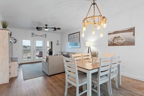 Interior - Life Is A Beach Retreat (Branson)