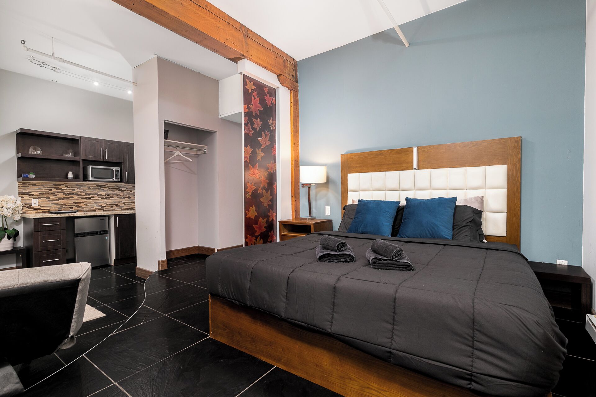 1 slaapkamer, een strijkplank/strijkijzer, wifi, beddengoed