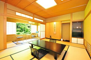 Standard Quadruple Room, Private Bathroom, Garden View