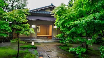 施設の正面
