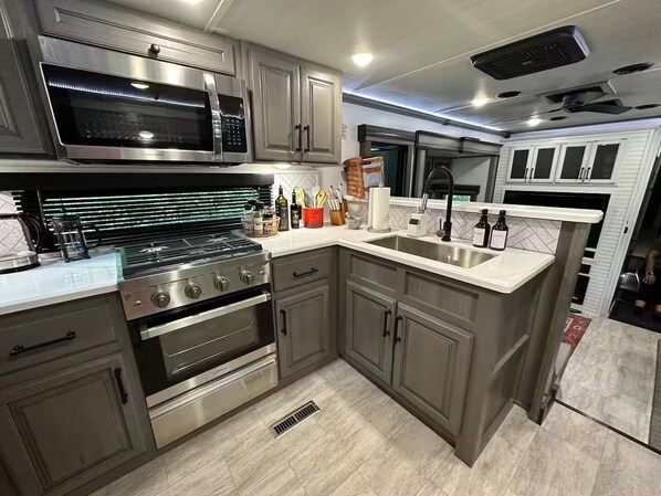 Fridge, microwave, oven, stovetop