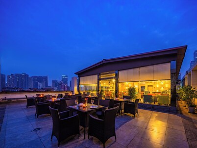 HOWDY SMART HOTEL