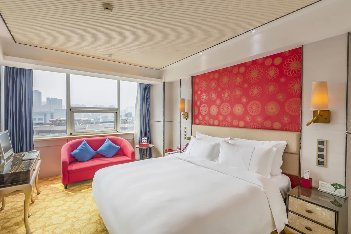 City kamer, 1 kingsize bed, niet-roken | Donzen dekbedden, een kluis op de kamer, een bureau, een laptopwerkplek