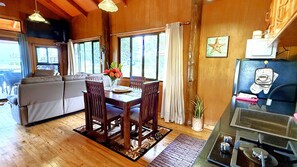 Dining - Starfish-Charming beachfront bungalow in Savusavu with Kitchen, AC, and WiFi (Savusavu)