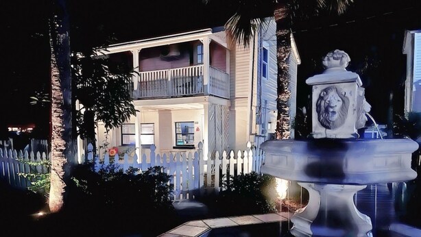 Property grounds - Stylish 2BR Downtown DeLand • Outdoor Fire Pit & Relaxed Vibes (DeLand)