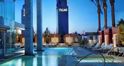 High Floor Studio Strip View w/Open Balcony at Palms Place