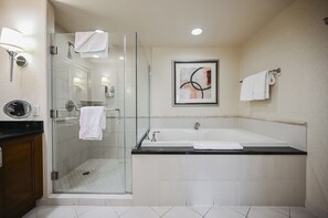 Shower, jetted tub, hair dryer, towels - SVS: Mountain View Studio | Resort Pool & Gym | No Resort Fee | MGM (Las Vegas)