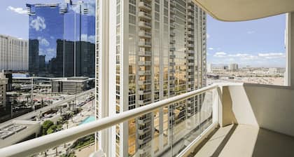 SVS: Strip View Studio | Private Balcony | Pool & Gym | Signature at MGM