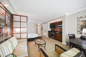 1 chambre, bureau, fer et planche à repasser, accès au Wi-Fi (inclus)