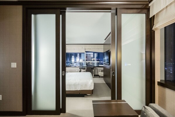 1 habitación, escritorio, tabla de planchar con plancha y wifi gratis