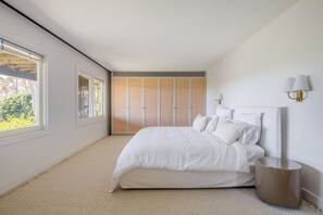 4 chambres, fer et planche à repasser, Wi-Fi, draps fournis