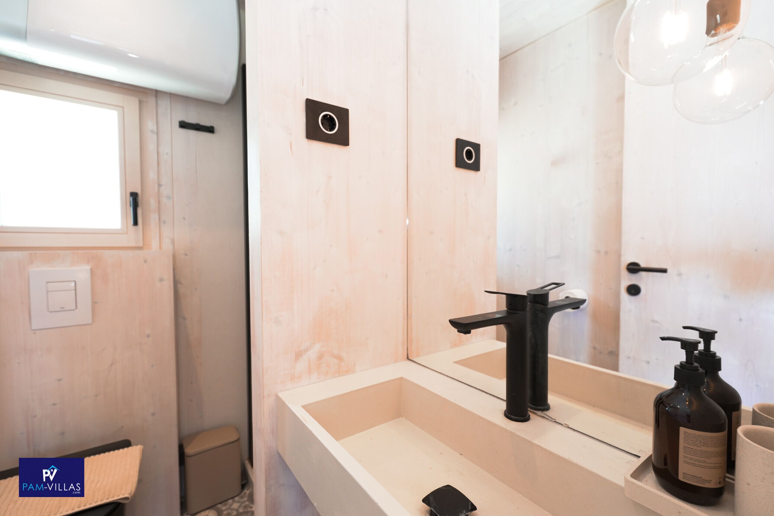 Shower, hair dryer, towels, shampoo