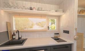 Refrigerador, microondas, horno y lavavajillas 