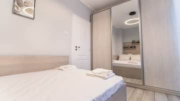 2 bedrooms, desk, iron/ironing board, travel crib