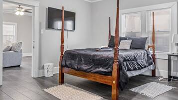 3 bedrooms, iron/ironing board, WiFi, bed sheets