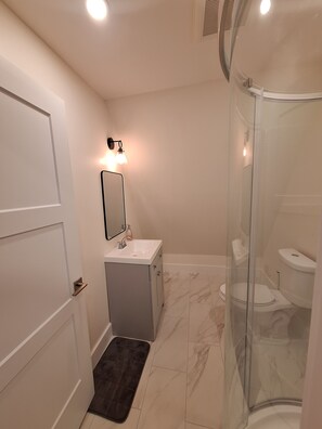 Shower, towels, shampoo, toilet paper - Secluded 3BR A-Frame on 25 Private Acres w/ Trails, Fireplaces & Soaker Tub (Berkeley)