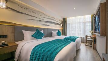 Superior-værelse med 2 enkeltsenge - byudsigt | 1 soveværelse, skrivebord, arbejdsområde til bærbare computere