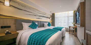 Superior Twin Room, City View | Desk, laptop workspace, soundproofing, iron/ironing board