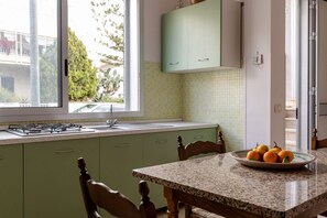 Fridge, oven, stovetop, toaster