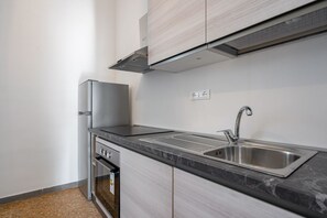 Kühlschrank, Ofen, Herdplatte, Geschirrspüler