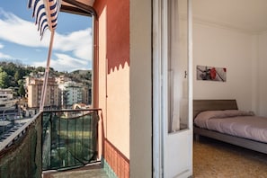 3 chambres, fer et planche à repasser, Wi-Fi, draps fournis