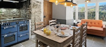 Hare and Hounds, Exton