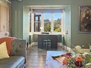 TV, fireplace - Hare and Hounds, Exton (Nr Dulverton)