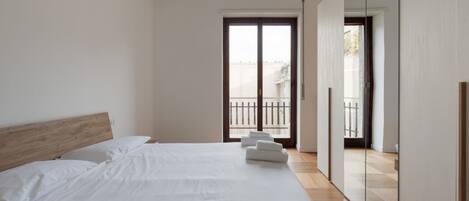 3 chambres, fer et planche à repasser, Wi-Fi, draps fournis