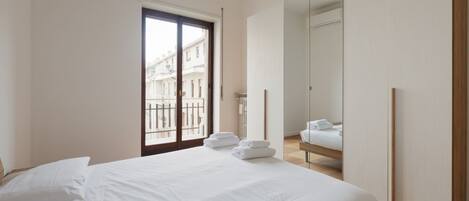 3 chambres, fer et planche à repasser, Wi-Fi, draps fournis