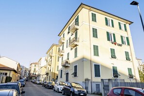 Exterior - GuestHost - A Casa di Eufemia - Migliarina Station Apartment (La Spezia)