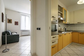 Geladeira, fogão, cooktop, lava-louças