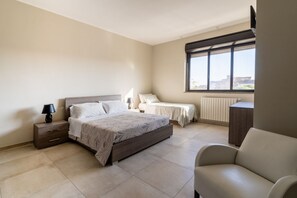 2 chambres, fer et planche à repasser, Wi-Fi, literie fournie